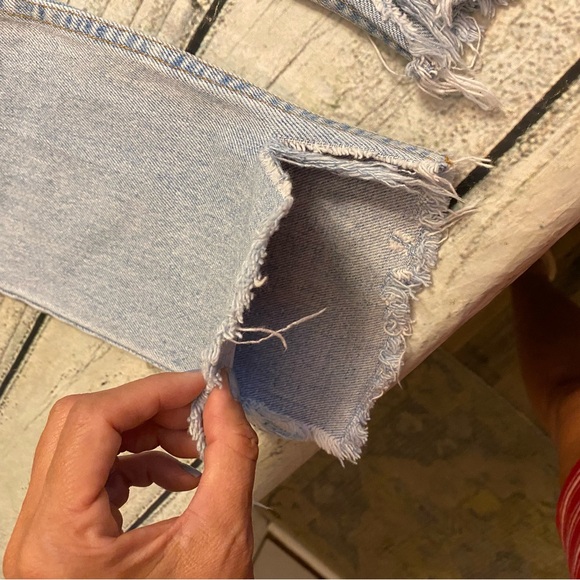 512 Levi’s orange tab light wash high rise distress jeans. 30 - Picture 10 of 16